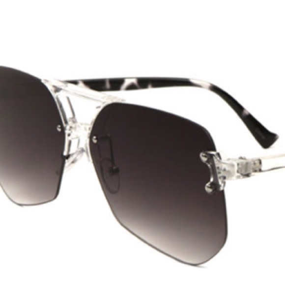 Charcoal ombré Aviator style sunglasses, mutiple colors available. SO CUTE! - Picture 6 of 14
